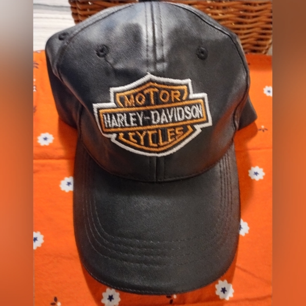 Harley-Davidson Black and Orange Logo Cap
